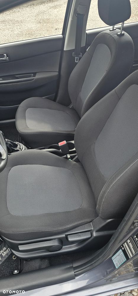 Hyundai i20 1.2 Trend - 13