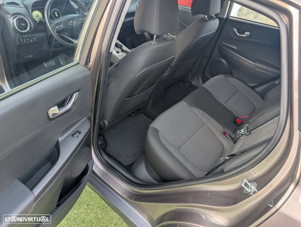 Hyundai Kauai EV 64 kWh Premium+LED - 12