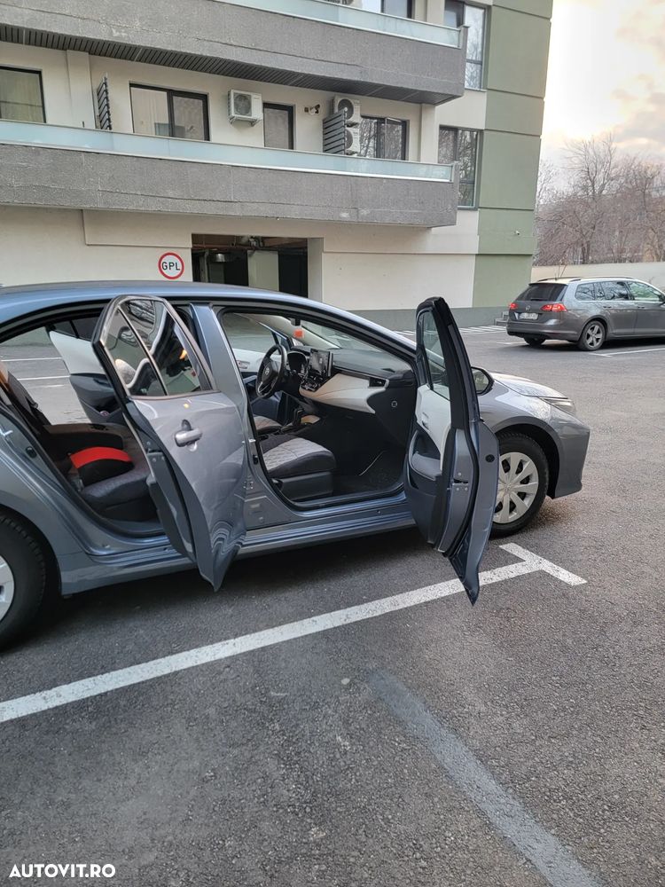 Toyota Corolla - 1