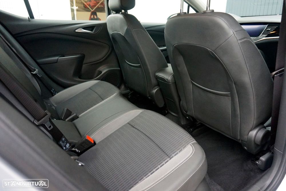 Opel Astra 1.2 Turbo Elegance - 4