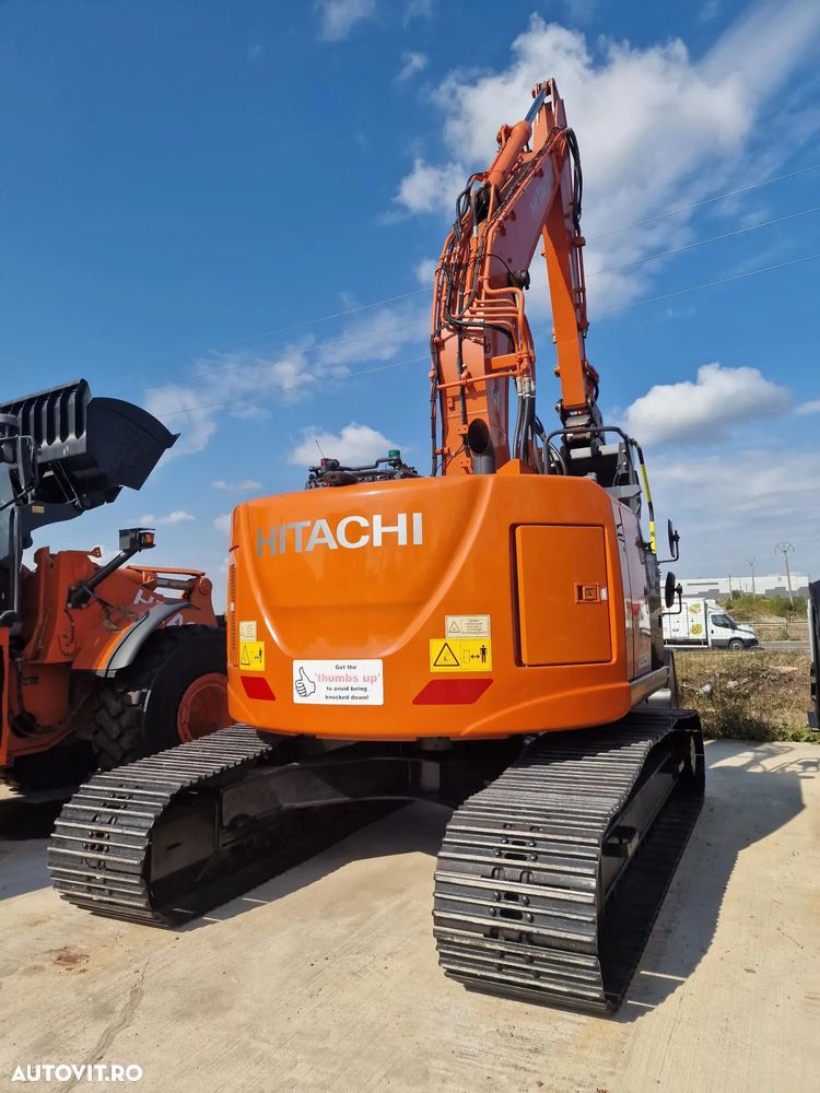 Hitachi ZX225-6, 26,2t, 2021, 2.976h, COMPACT. CUPLA RAPIDA, cupa NOUA, camera spate si laterale, lant 90% ok doar 300h mars, consum mediu 11l/h, ad sapare 7m, motor Isuzu, produs in JAPONIA, revizia efectuata, scaun cu incalzire,CA NOU, PROMOTIE 113.900 EUR - 3