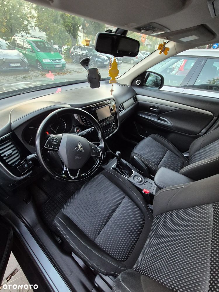 Mitsubishi Outlander - 4