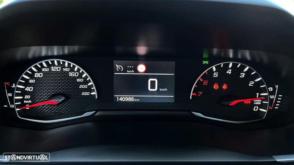 Peugeot 2008 BlueHDi 110 Active Pack - 17
