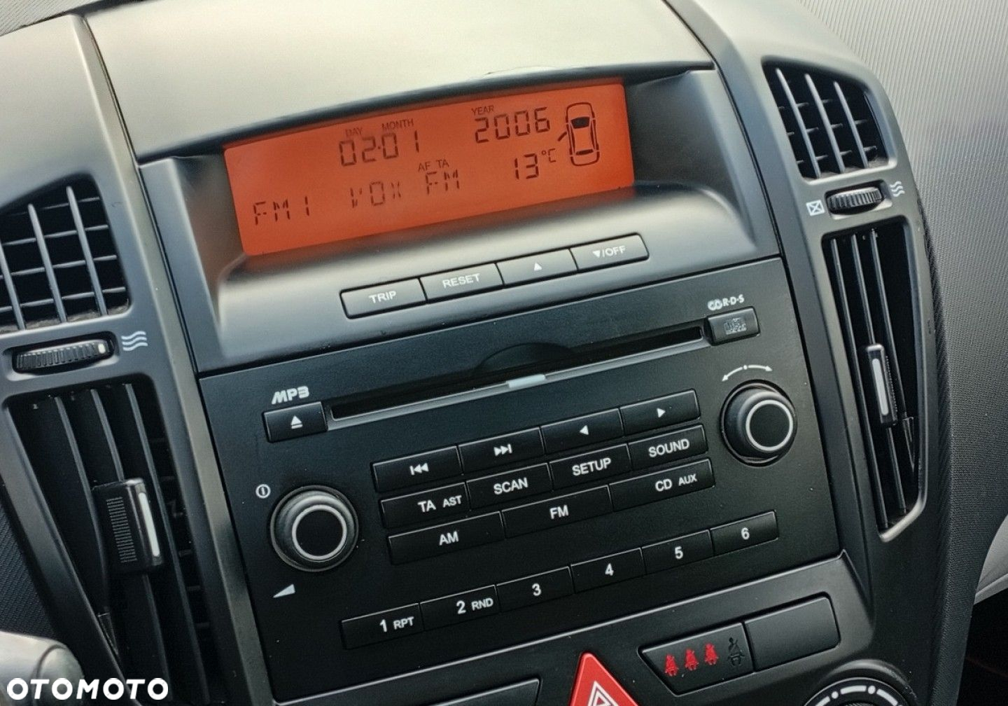 Kia Ceed - 28