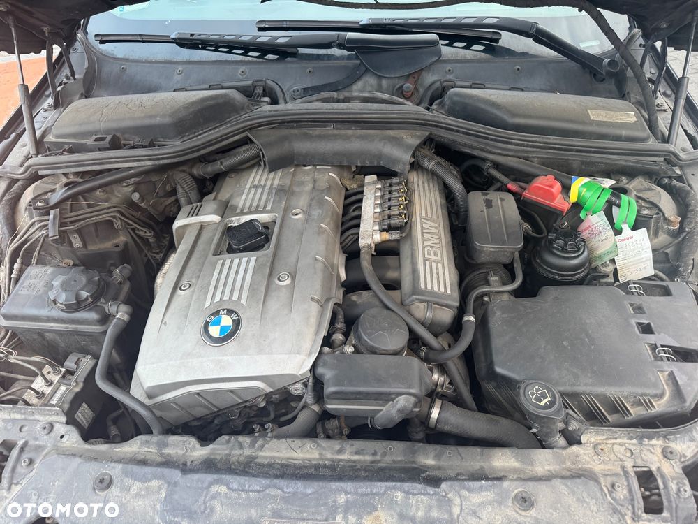 BMW Seria 5 525i - 25