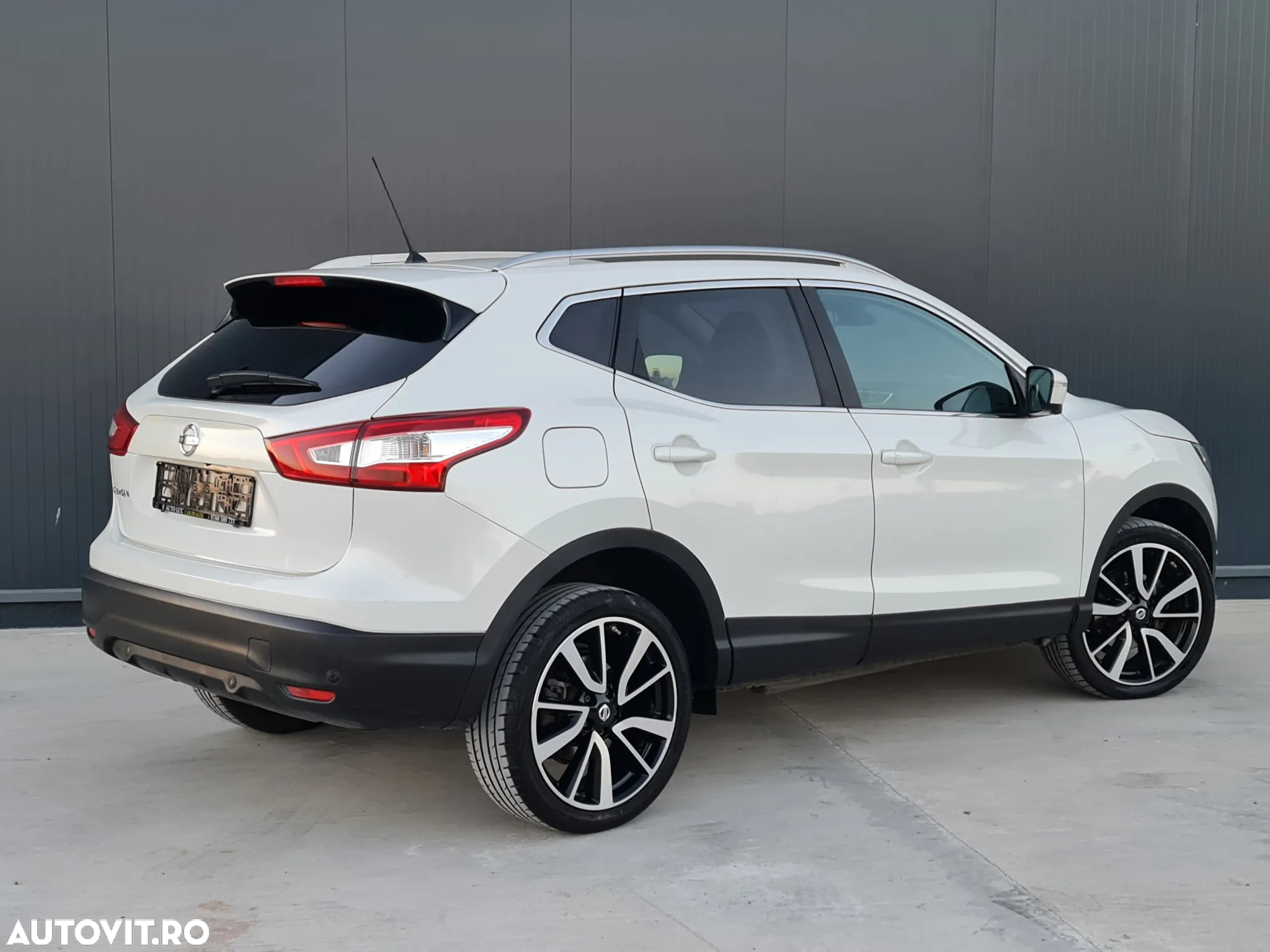 Nissan Qashqai 1.6 DCI 4 x 4 DPF Start/Stop tekna - 4