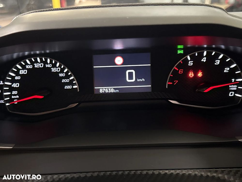 Peugeot 208 - 11