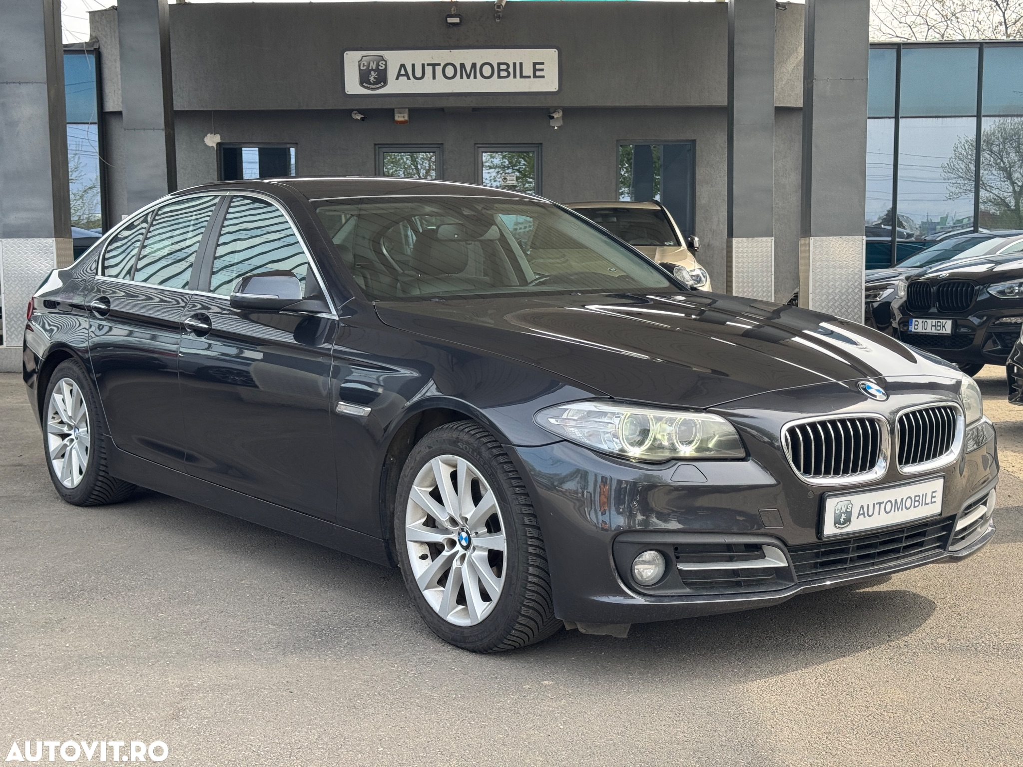 BMW Seria 5 525d xDrive AT - 2