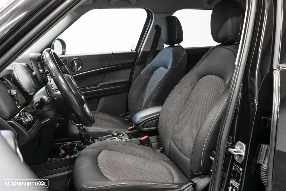 MINI Countryman Cooper SE ALL4 Classic Auto - 10