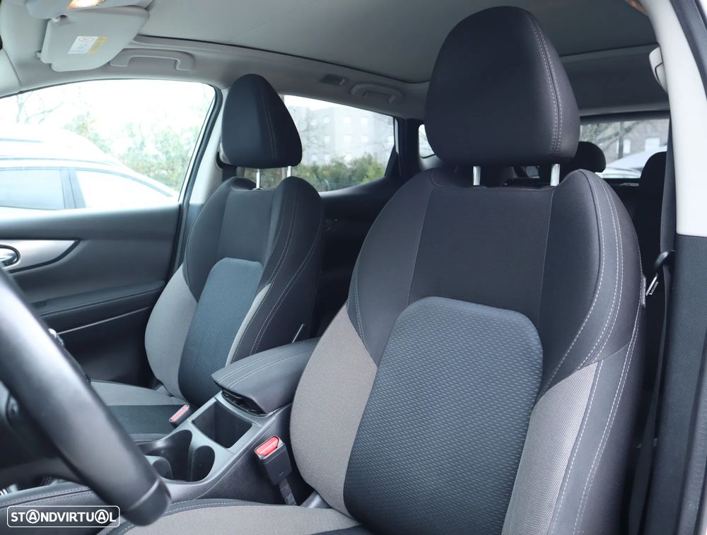 Nissan Qashqai 1.5 dCi N-Connecta - 31