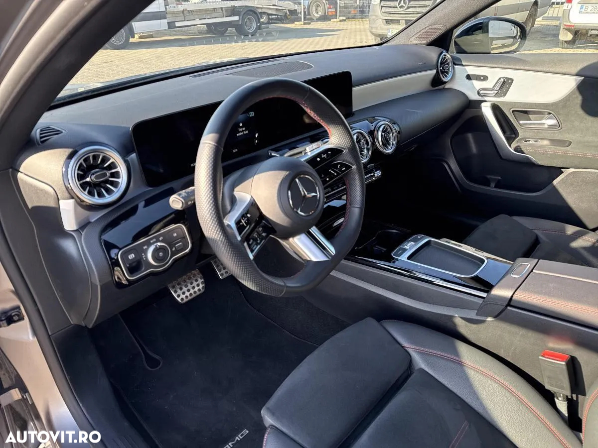 Mercedes-Benz A 220 4MATIC MHEV 8G-DCT Sedan - 11