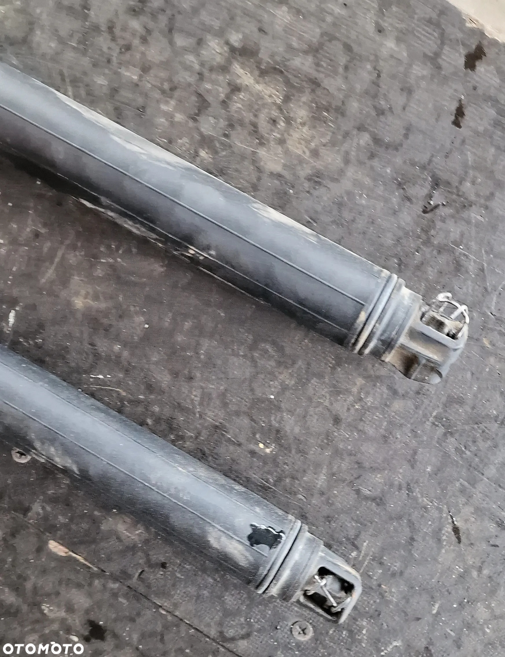 SIŁOWNIK ELEKTRYCZNY KLAPY BAGAŻNIKA PRAWY LEWY 57A827852A 57A827851A SKODA KAROQ - 3