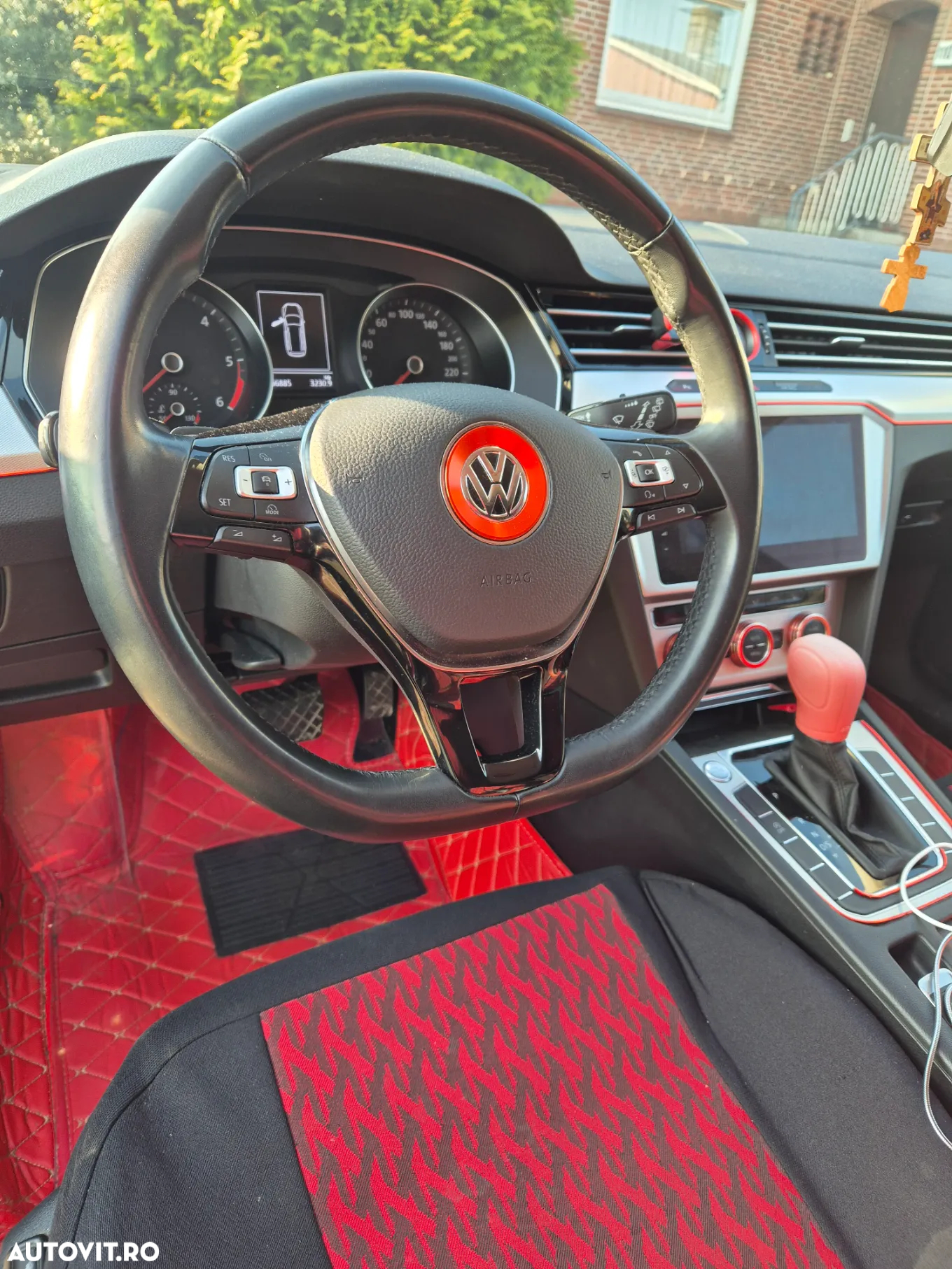 Volkswagen Passat Variant 1.6 TDI SCR DSG - 7