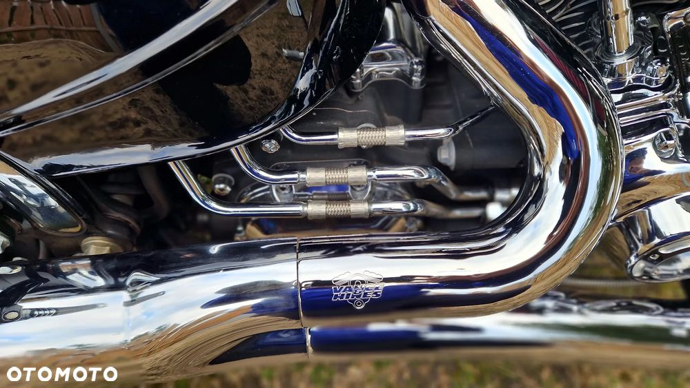 Harley-Davidson Softail Breakout - 14