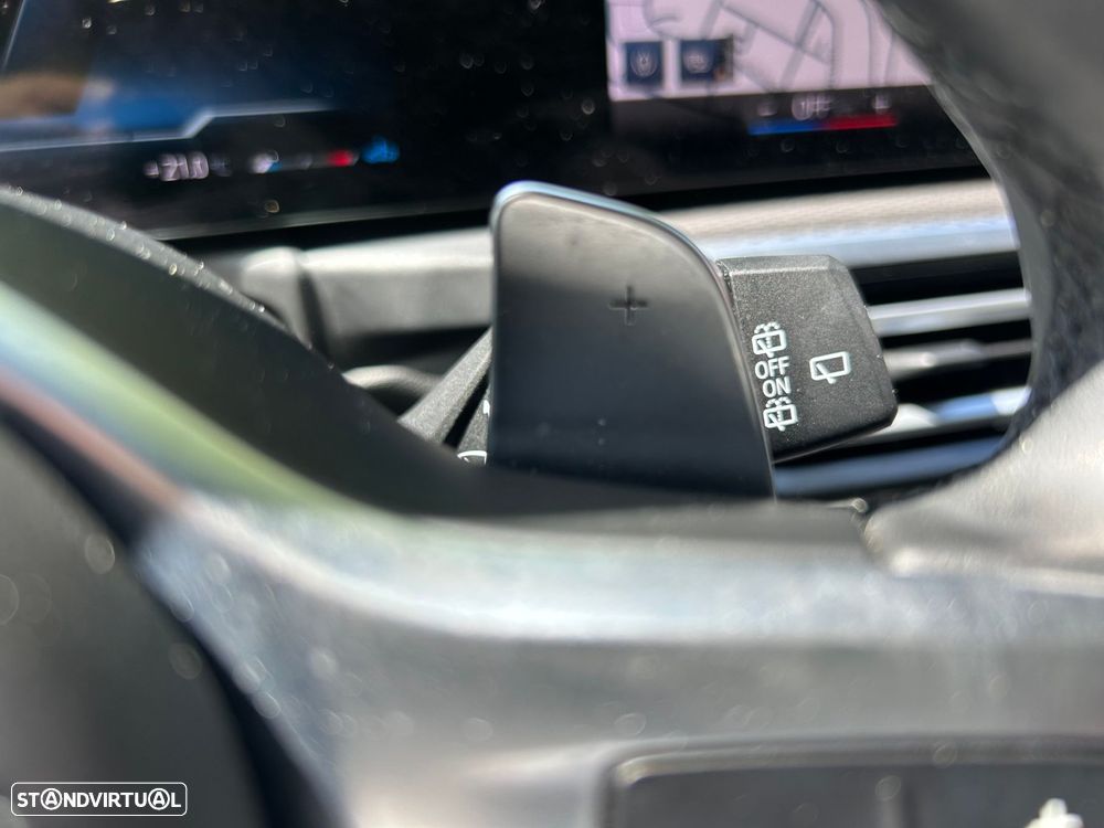 BMW 320 d Pack Desportivo M Auto - 23