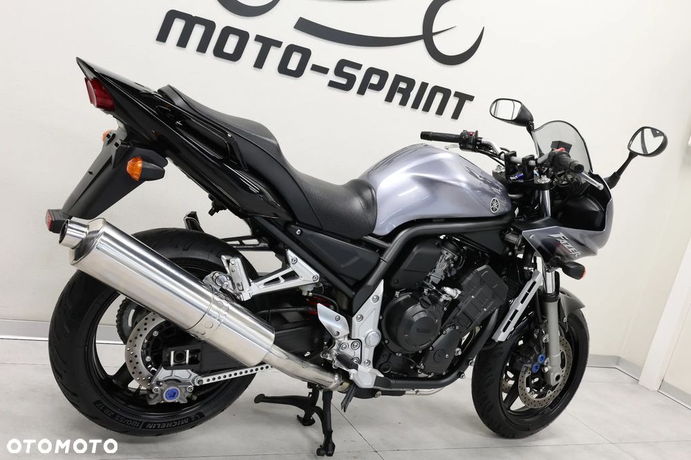 Yamaha FZS - 10