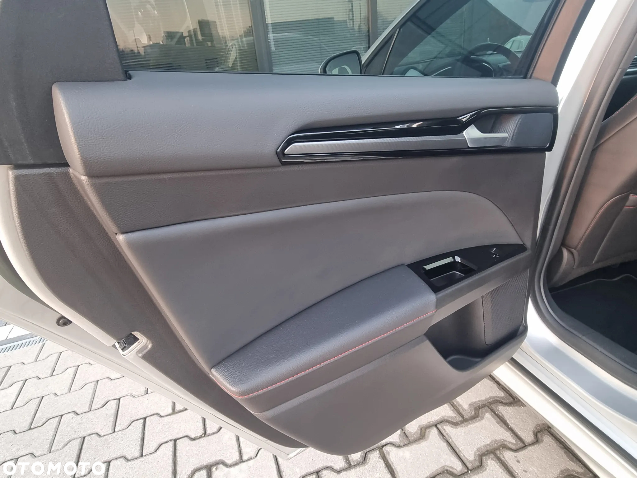 Ford Mondeo 2.0 EcoBlue Titanium - 25