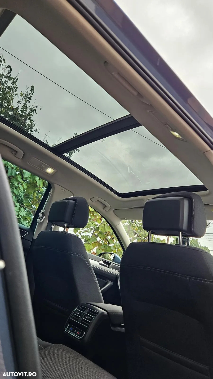 Volkswagen Passat Variant 1.6 TDI SCR DSG Conceptline - 24