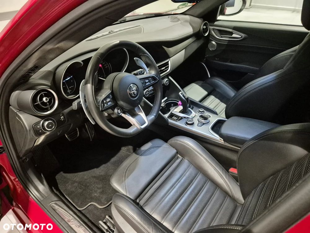 Alfa Romeo Giulia 2.0 Turbo Veloce Q4 - 11