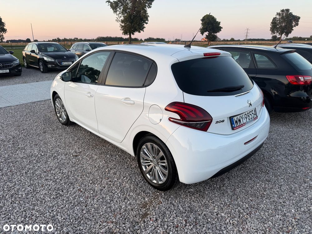 Peugeot 208 - 5