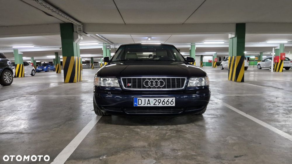 Audi S8 - 3