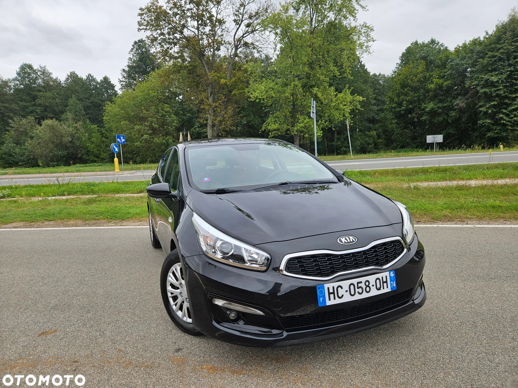 Kia Ceed 1.4 CVVT Dream-Team Edition - 11