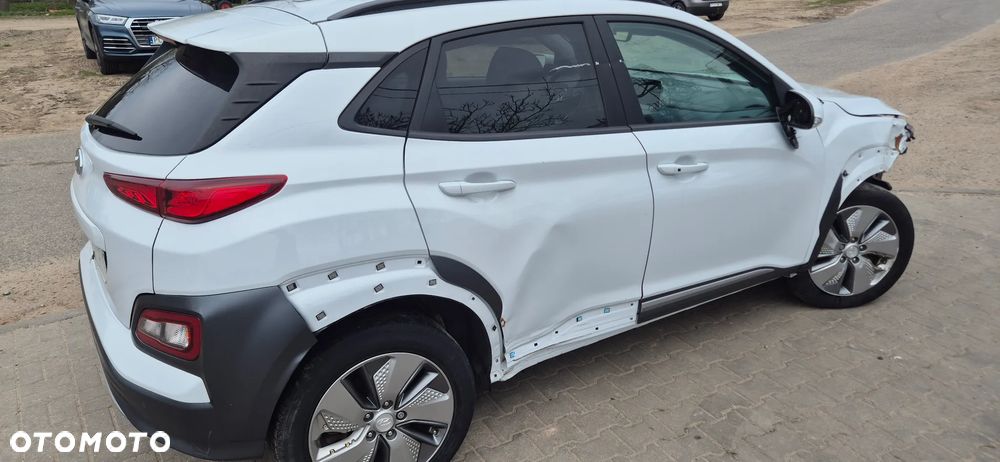 Hyundai Kona 64kWh Premium - 9