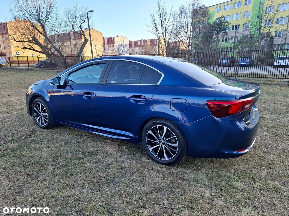 Toyota Avensis 1.8 Premium - 4