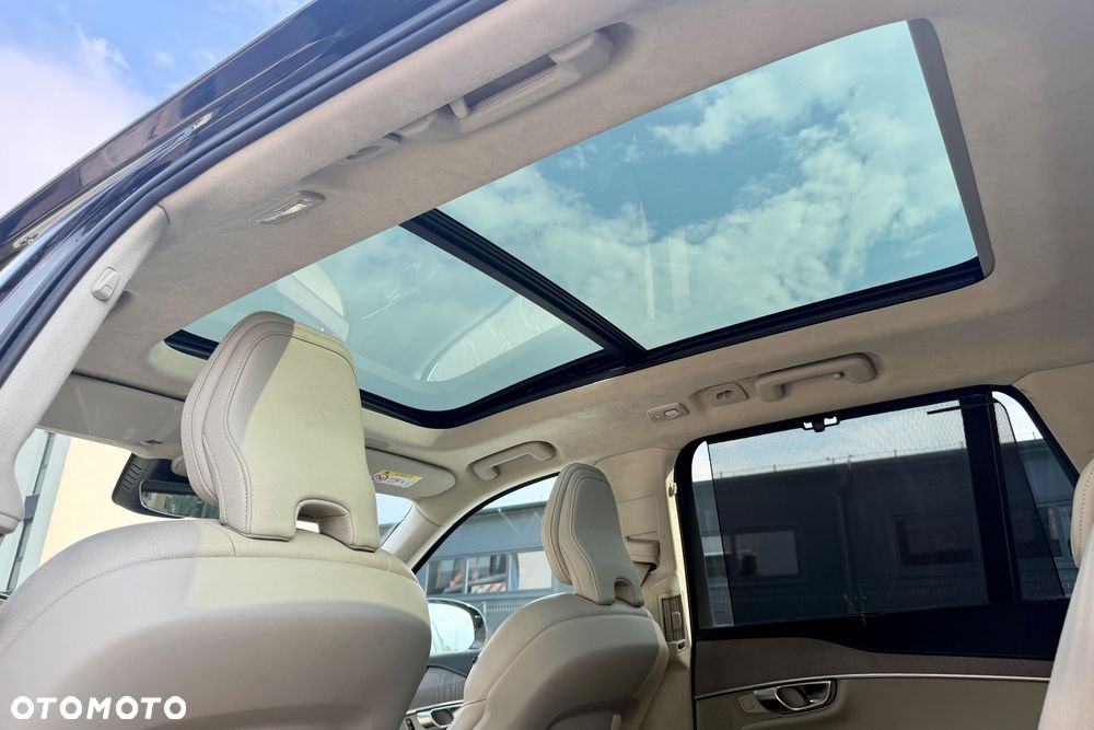 Volvo XC 90 T8 AWD Plug-In Hybrid Ultimate Bright 7os - 17
