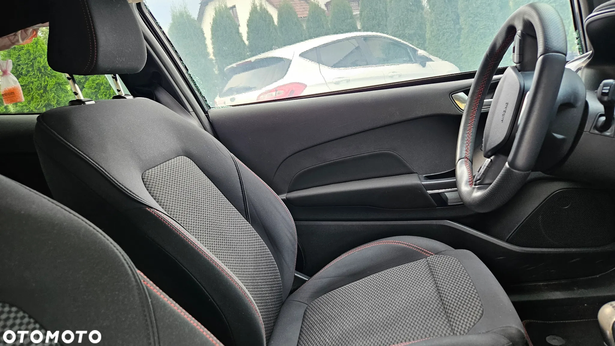 Ford Fiesta 1.0 EcoBoost Start-Stop ST-LINE - 12