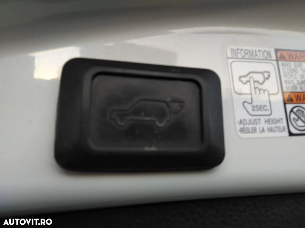 Toyota RAV4 2.5 4x4 Hybrid Style Selection - 10