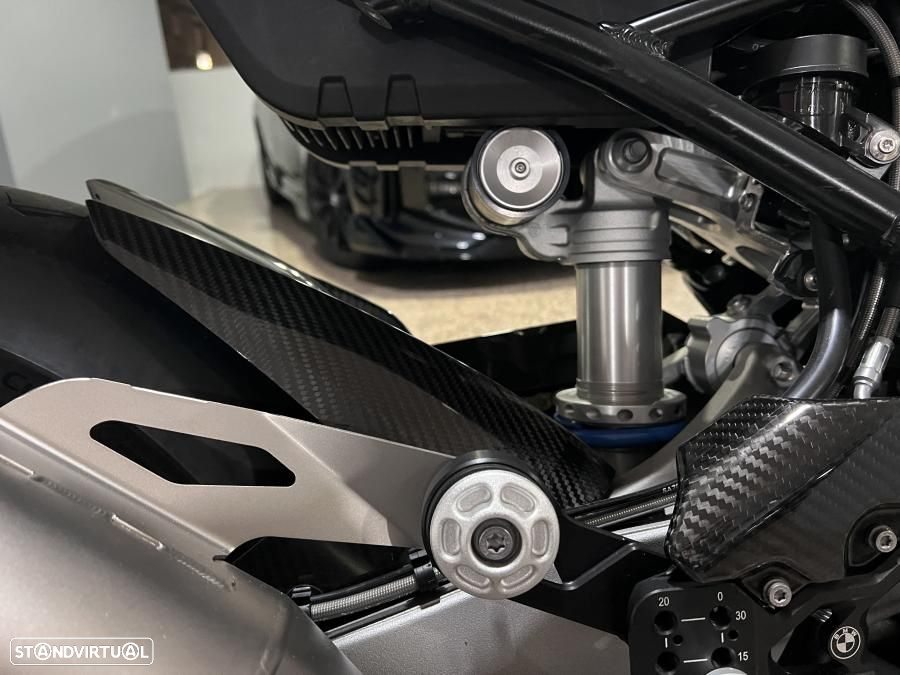 BMW M 1000 RR Competition Carbon - 22