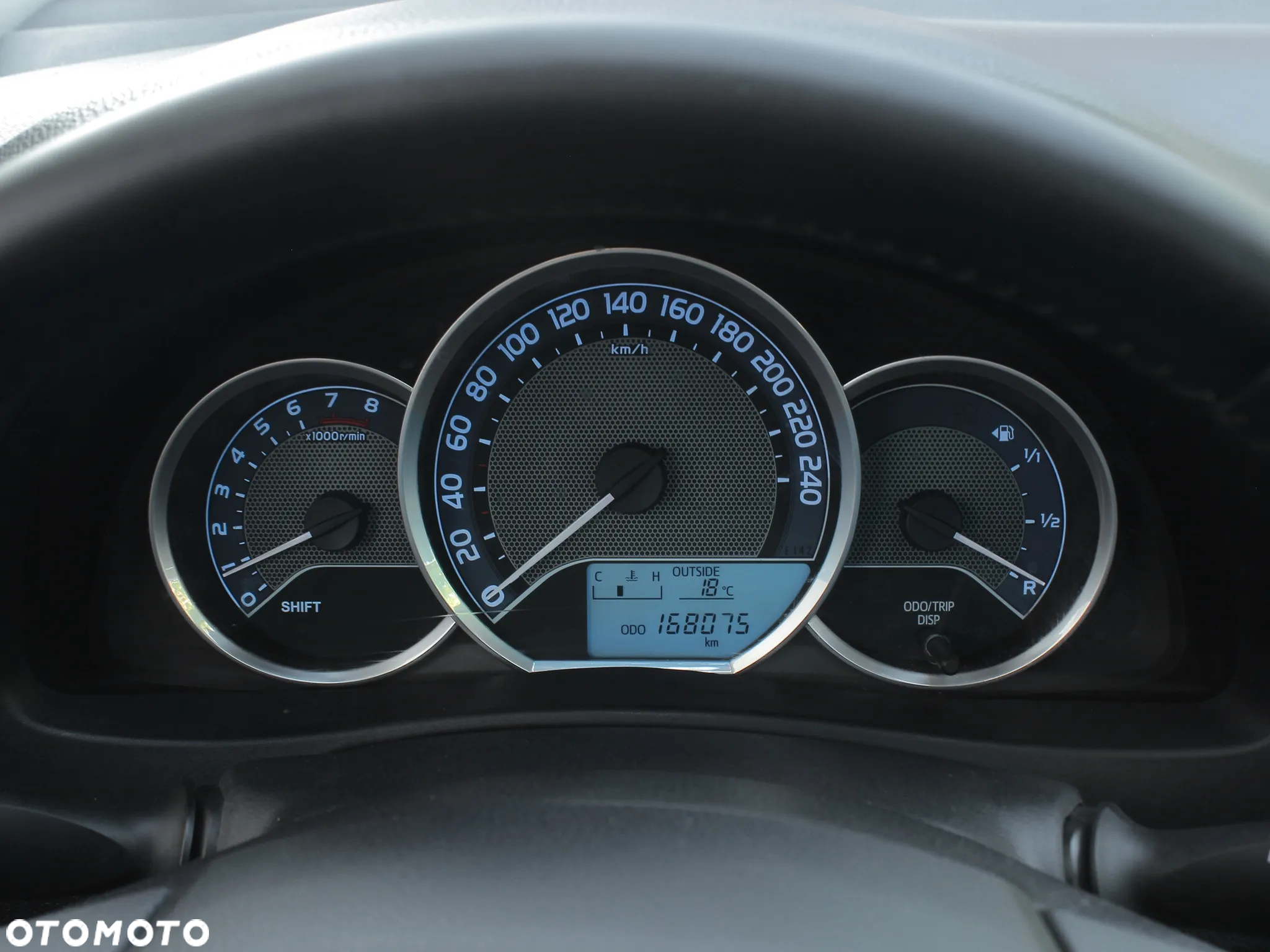 Toyota Auris 1.6 Premium - 24