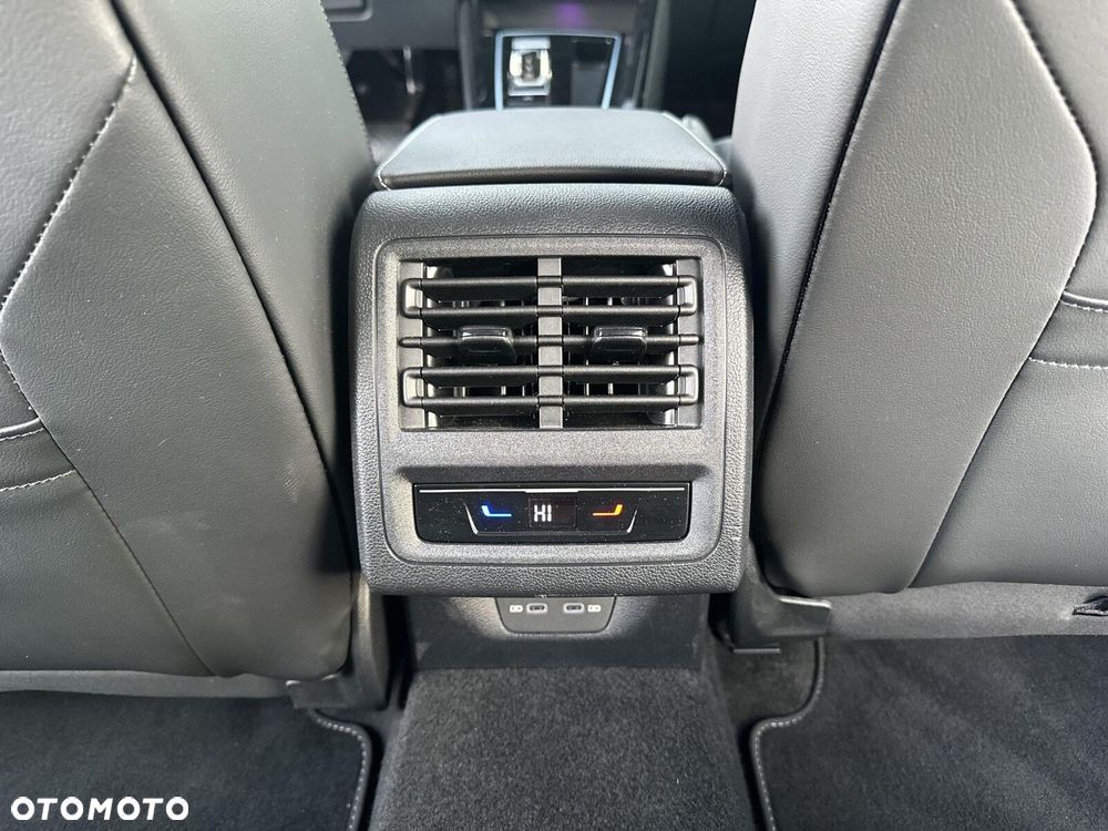 Volkswagen Golf - 31