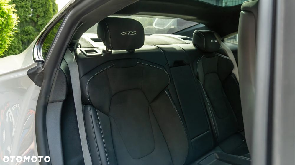 Porsche Taycan GTS - 15