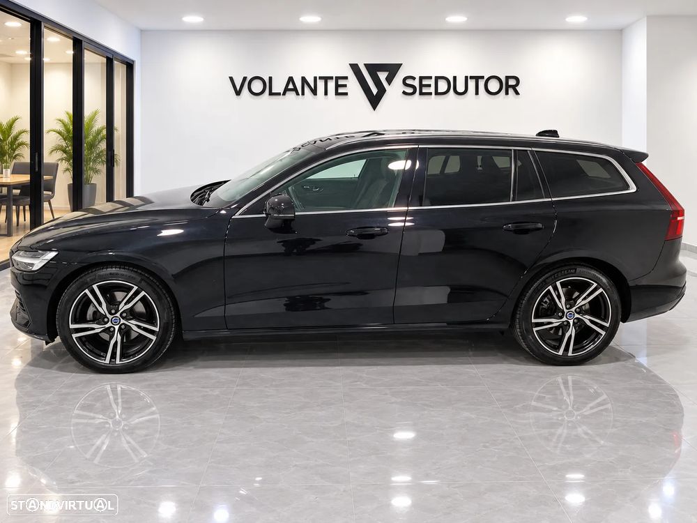 Volvo V60 2.0 B4 Plus Dark Auto - 4