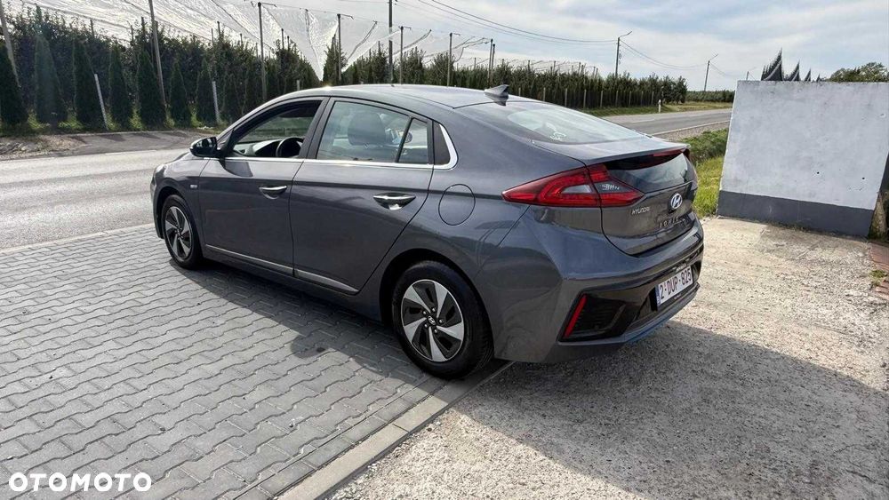 Hyundai IONIQ - 2
