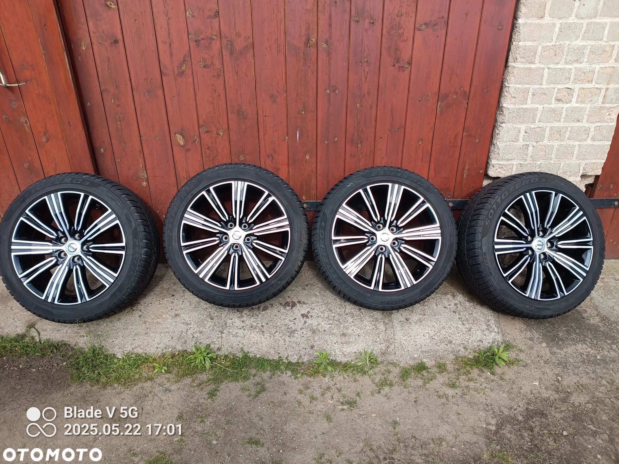 Felgi z oponami zimowymi 235/45 R18 Volvo V60 S60 R-Design - 1