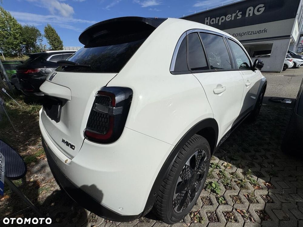 Fiat 600 HYBRID 125 Jahre Edition - 4