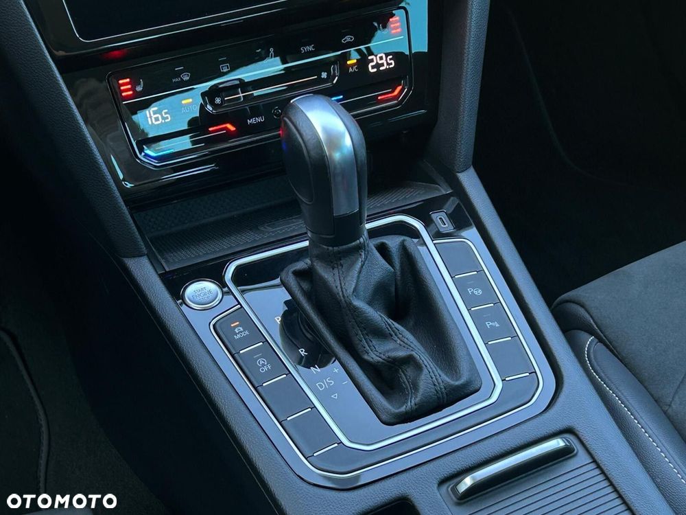 Volkswagen Passat 2.0 TSI Elegance DSG - 26