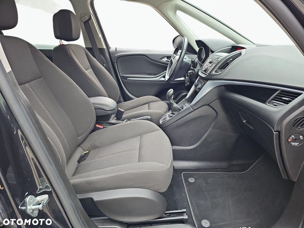 Opel Zafira - 15