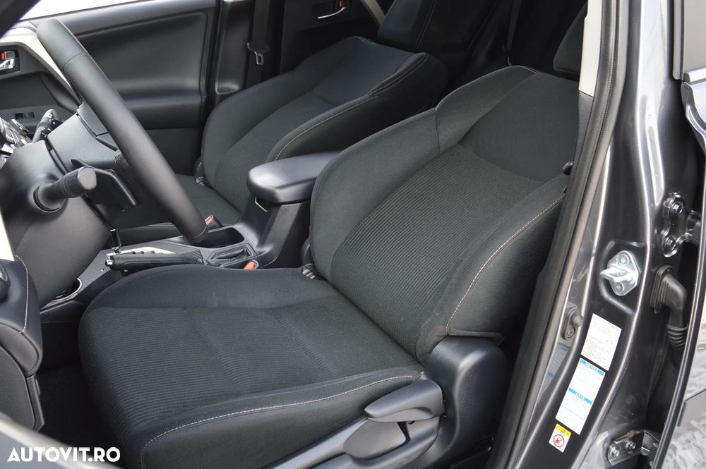 Toyota RAV4 2.2 D-4D 4x4 Automatik Edition - 12