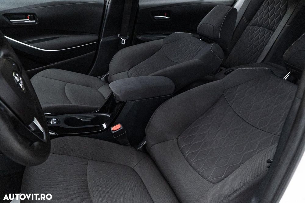 Toyota Corolla 1.8 HSD Dynamic - 18