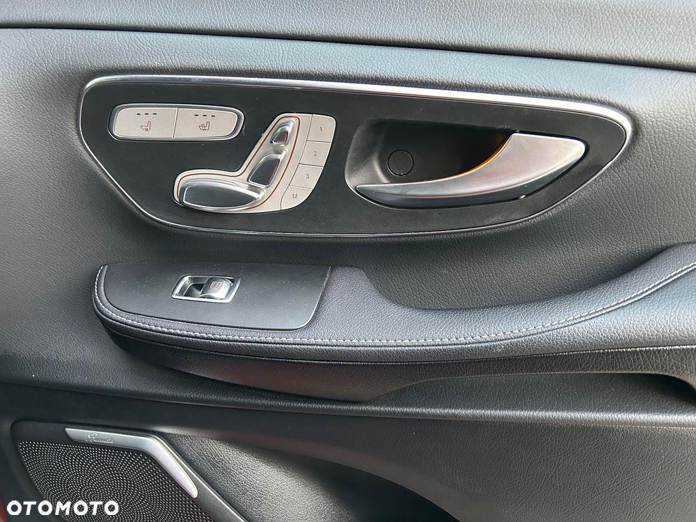 Mercedes-Benz Klasa V 300 d lang 4Matic 9G-TRONIC Avantgarde - 13