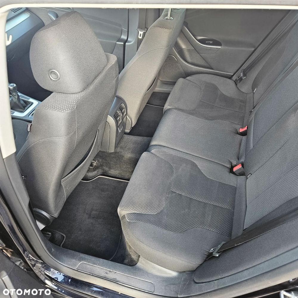 Volkswagen Passat 2.0 Blue TDI SCR Comfortline - 17