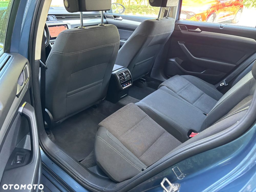 Volkswagen Passat 2.0 TDI BMT Comfortline - 16