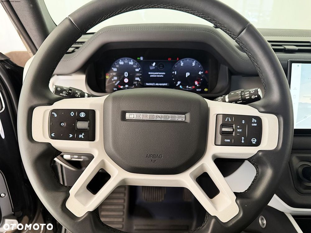 Land Rover Defender - 12