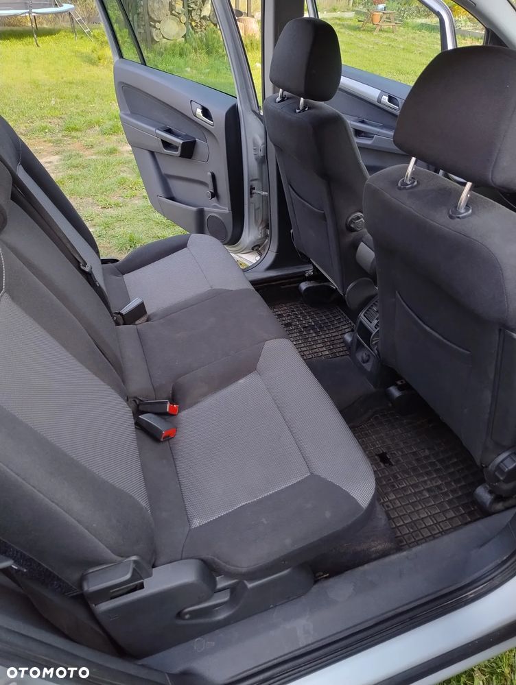 Opel Zafira - 11