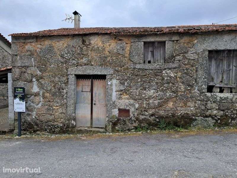 Casa Antiga para reabilitação - Grande imagem: 3/9