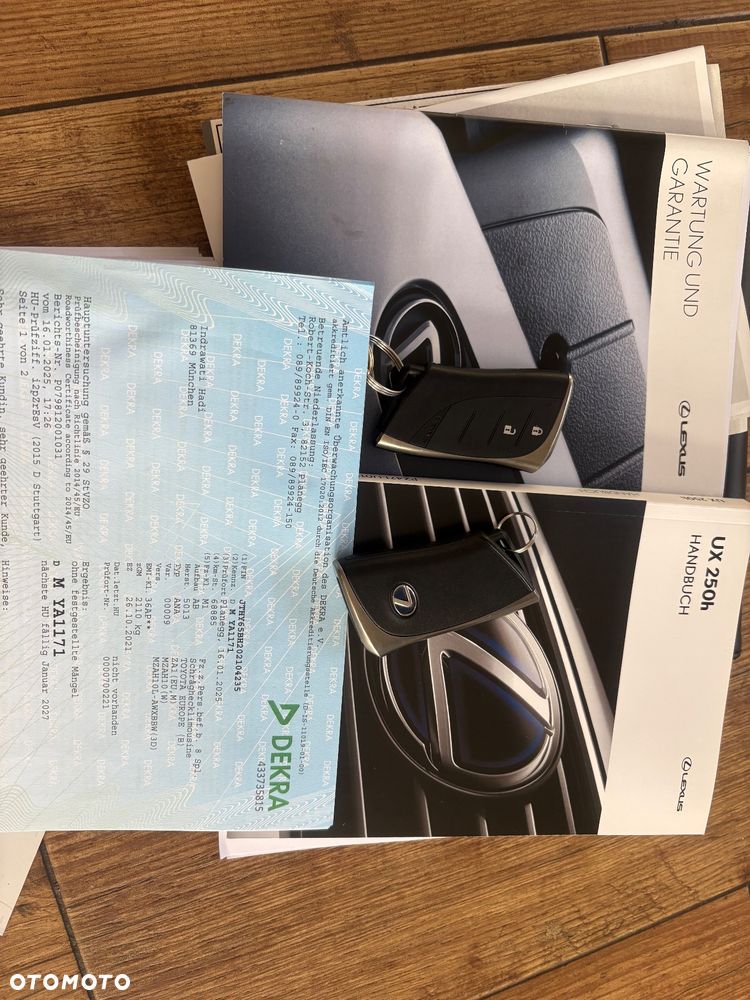 Lexus UX 250h Prestige 2WD - 35